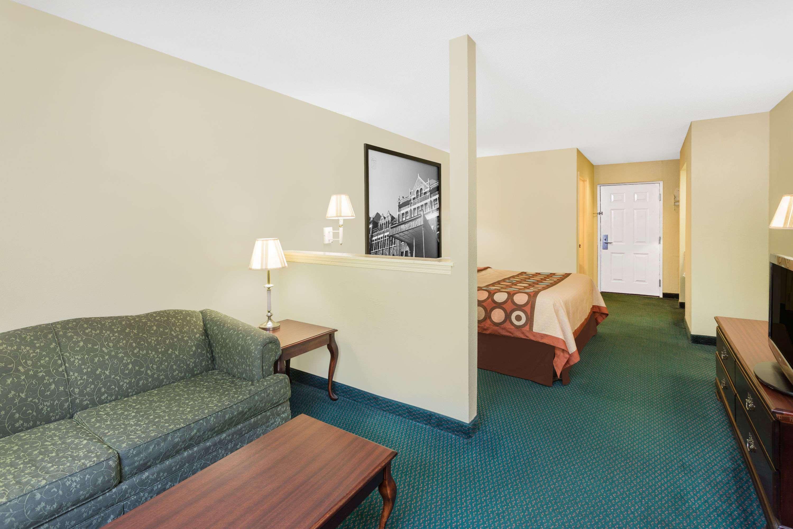 Super 8 By Wyndham Montgomery I-65 Extérieur photo