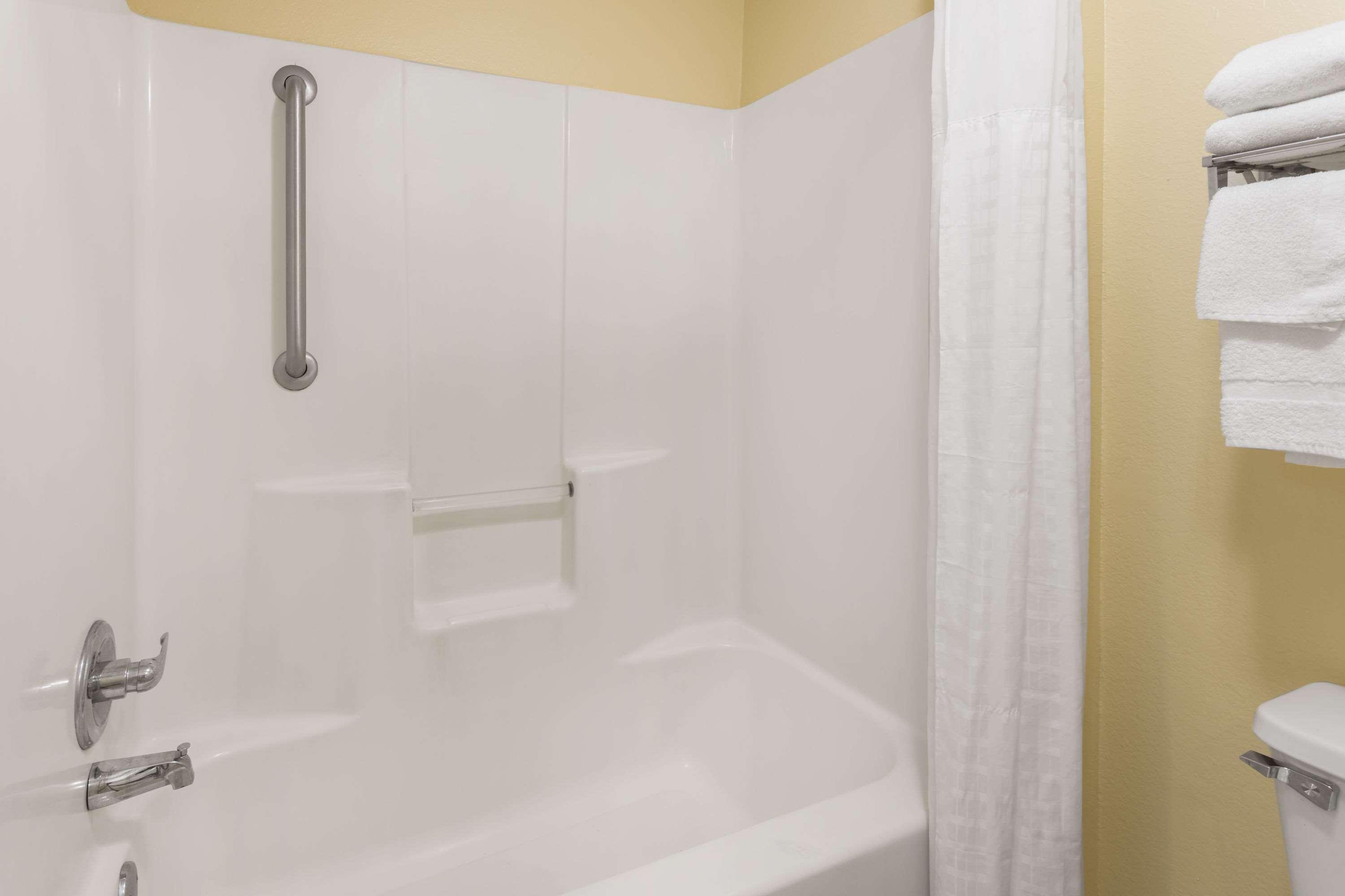 Super 8 By Wyndham Montgomery I-65 Extérieur photo