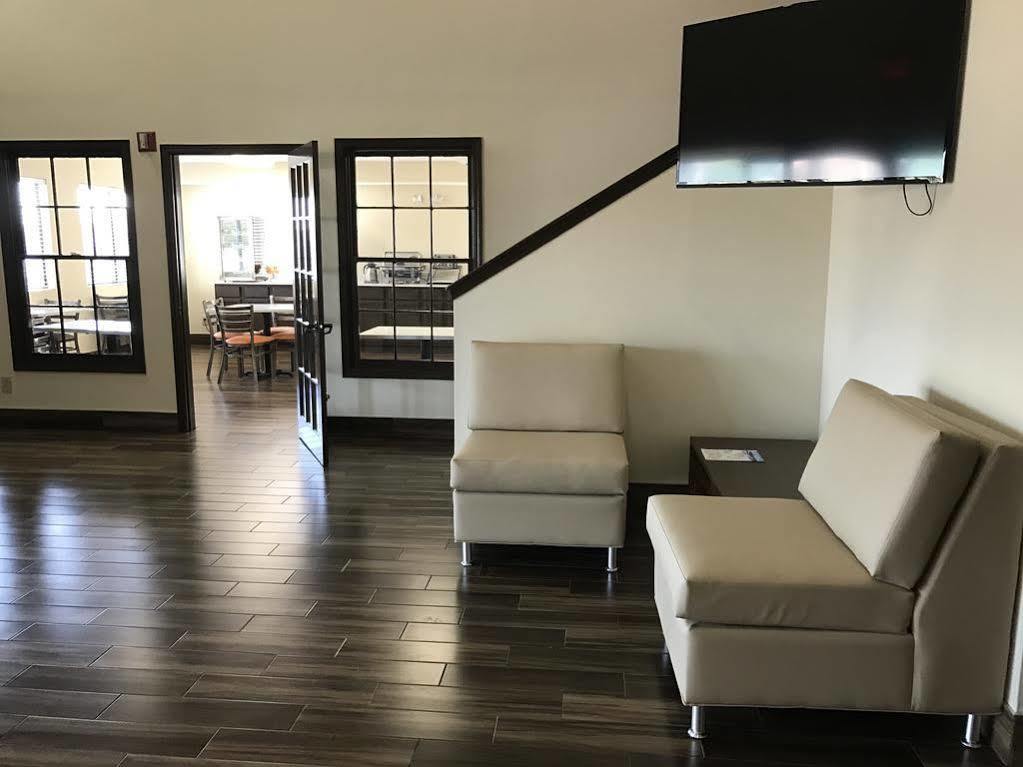 Super 8 By Wyndham Montgomery I-65 Extérieur photo
